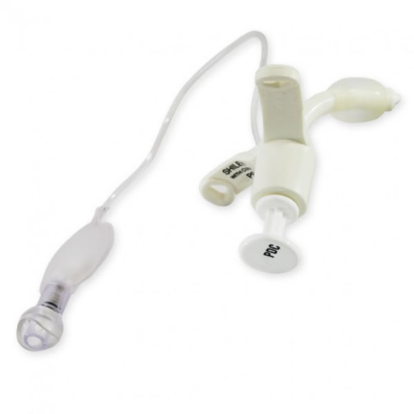 4.0PDC Cánula de traqueostomía pediátrica con globo marca Shiley. Medidas D.I. 4.0 mm D.E. 5.9 mm Longitud 41 mm 4.0PDC Cánula de traqueostomía pediátrica con globo marca Shiley. Medidas D.I. 4.0 mm D.E. 5.9 mm Longitud 41 mm